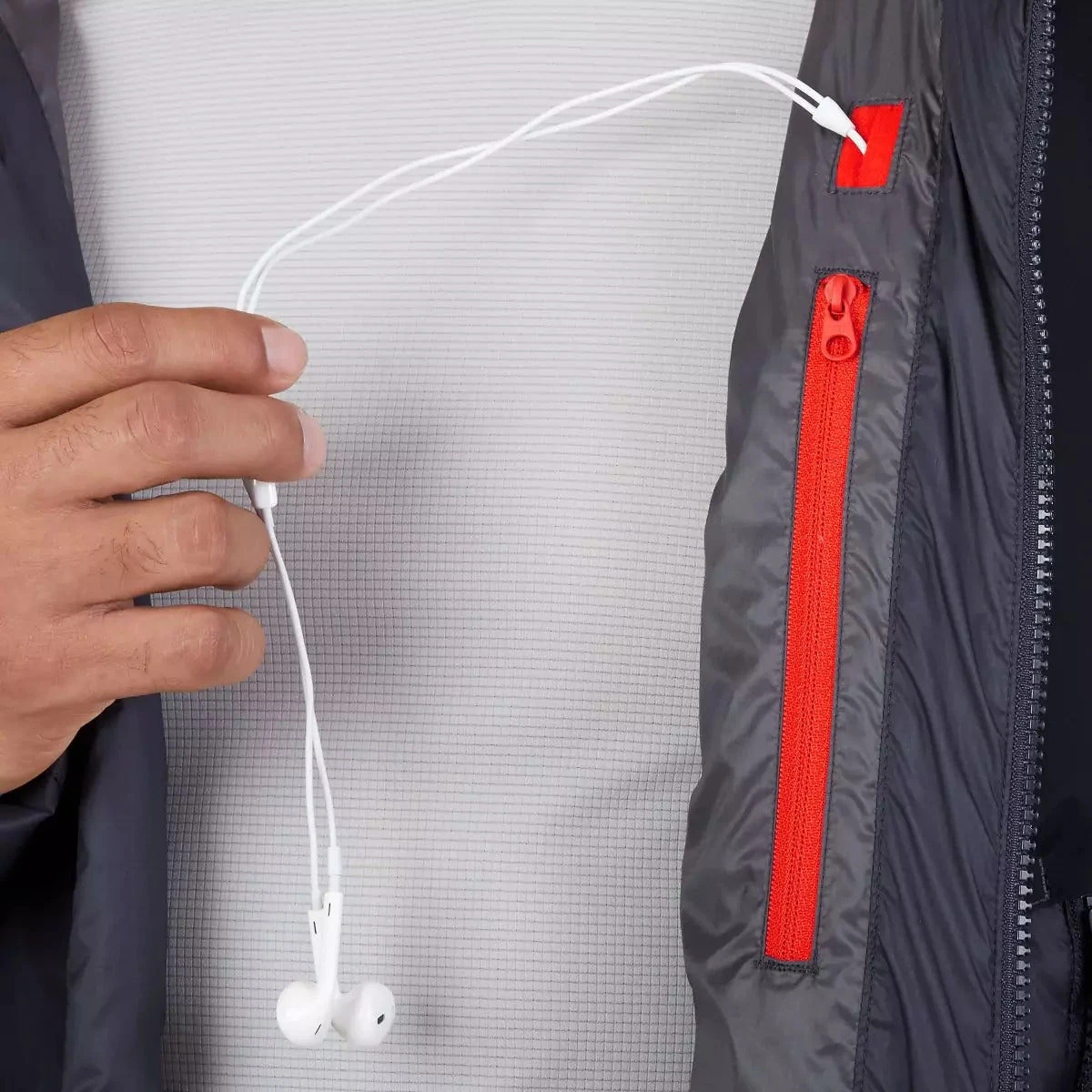 Outdoor Research Super Transcendent Down Hooded Jackt - Men's|-|Manteau à Capuchon Super Transcendent Down - Homme 9 Outdoor Research Super Transcendent Down Hooded Jackt - Men's|-|Manteau à Capuchon Super Transcendent Down - Homme - Image 7