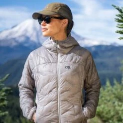 Outdoor Research SuperStrand LT Hoodie - Women's|-|Sweat à Capuche SuperStrand LT - Femme -Altitude Sports ORR 289622 7E 7EDetail3 20Light 20Pewter a6683a60 66a3 4de9 9f8f 369387c86c13